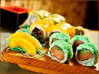Restaurante japonês Kayomix prepara sushis verdes e amarelos para comemorar a Copa do Mundo 2010